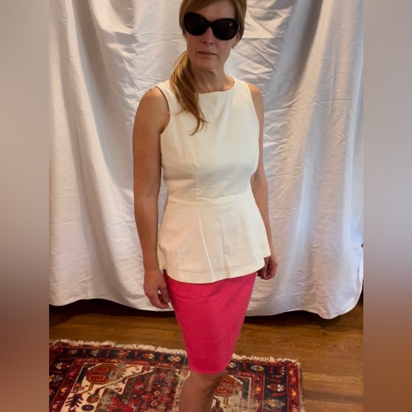 Akris Punto poppy pink Skirt Size 8.  Excellent condition - Picture 3 of 6